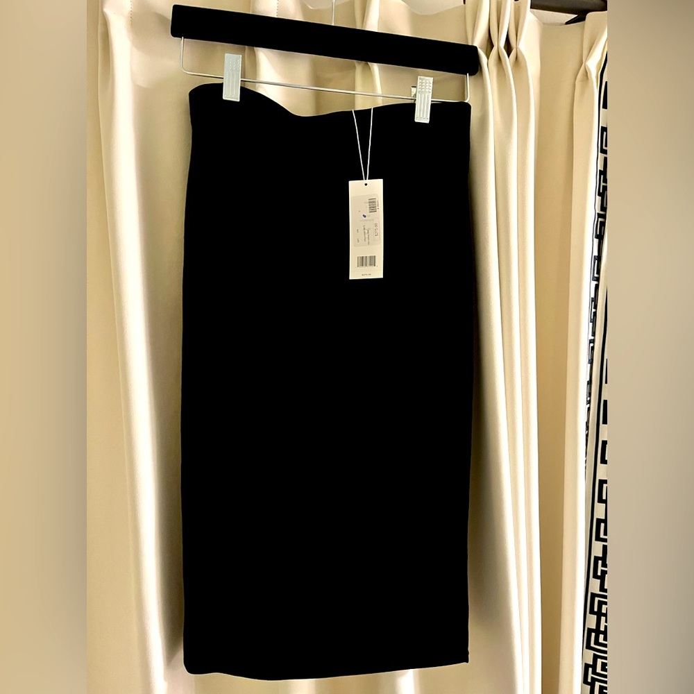 VINCE S/P
Black stretchy pencil skirt 
Viscose/Polyester